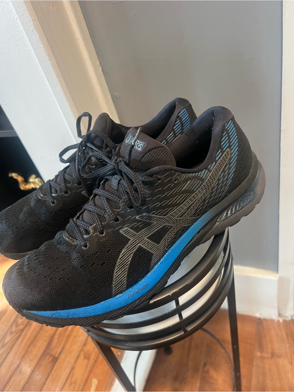ASICS Black with Blue Men’s Athletic Running Shoes size 12